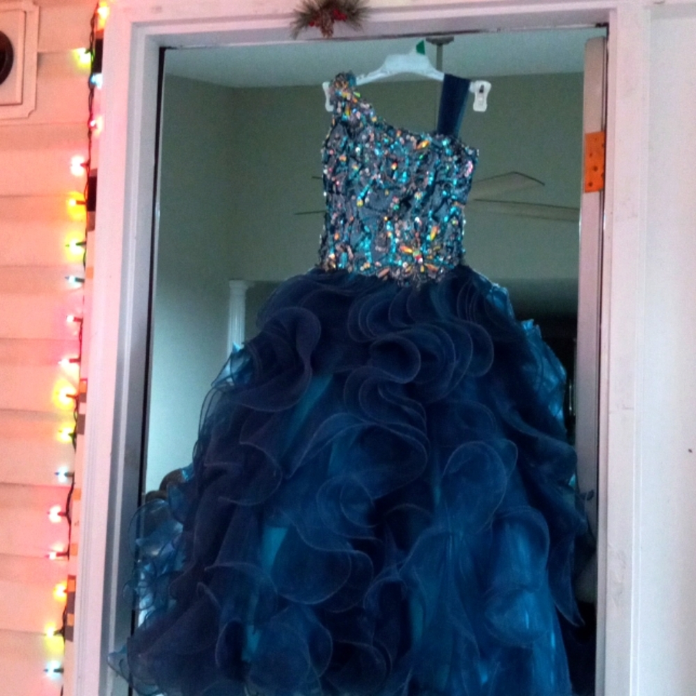 Tiffany pageant dress size 6